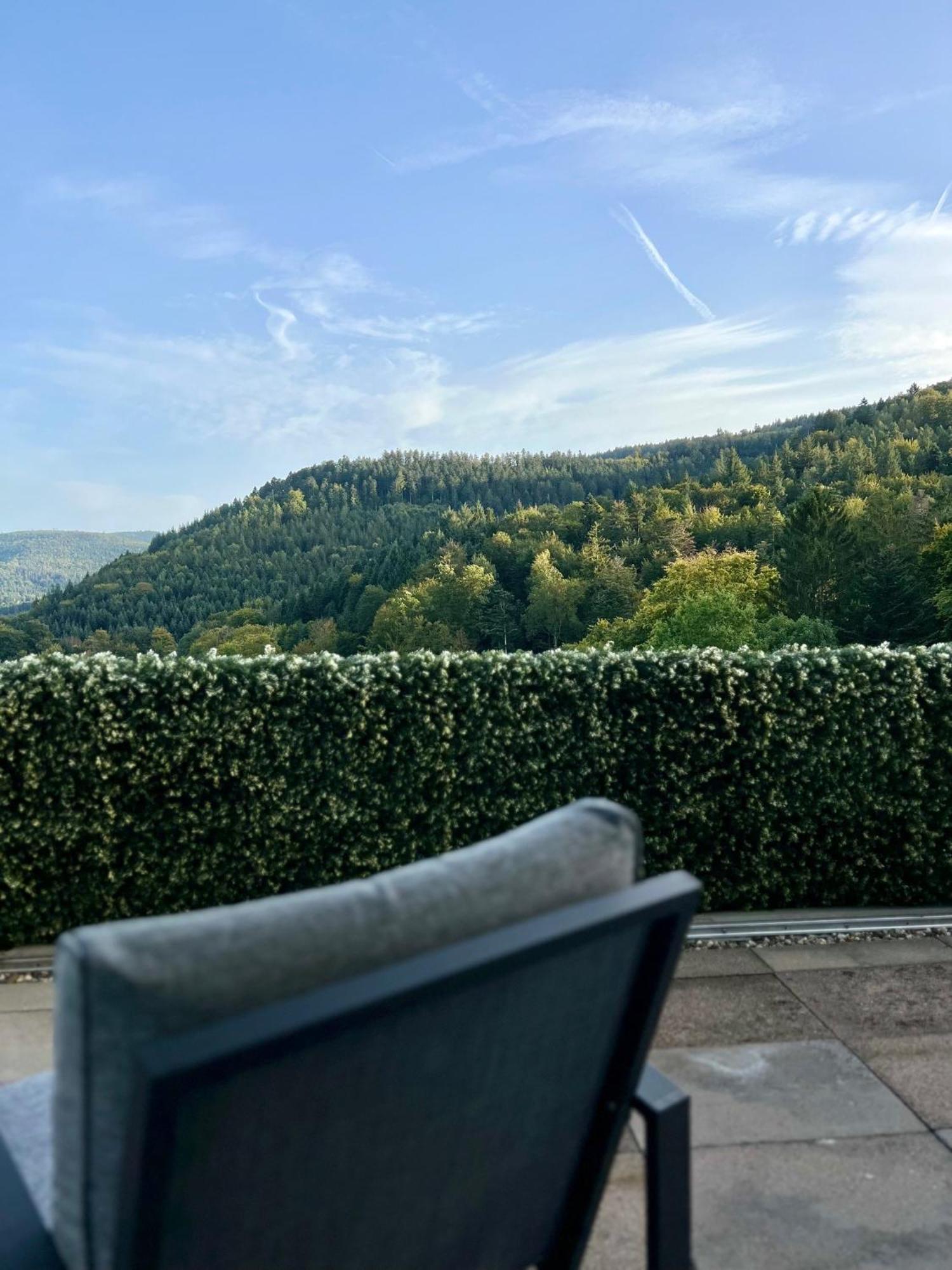 Apartamento Wohnen Im Schwarzwald Mit Panoramablick Bad Herrenalb Exterior foto