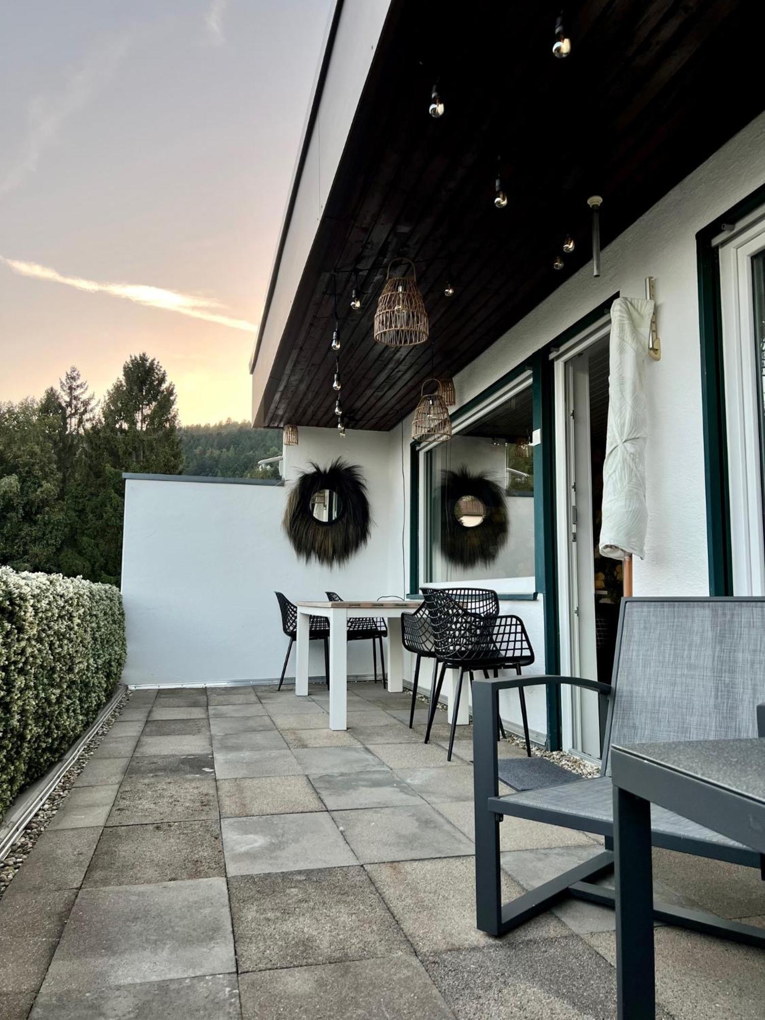 Apartamento Wohnen Im Schwarzwald Mit Panoramablick Bad Herrenalb Exterior foto