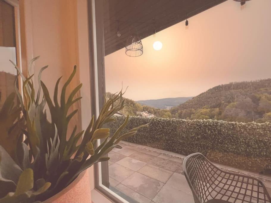 Apartamento Wohnen Im Schwarzwald Mit Panoramablick Bad Herrenalb Exterior foto